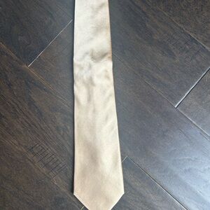 Buy 2 Save 30%: Paul Malone 100% Silk Elegant Gold Tie